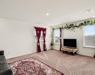 8825 Landergin Mesa Drive - Photo Thumbnail 14