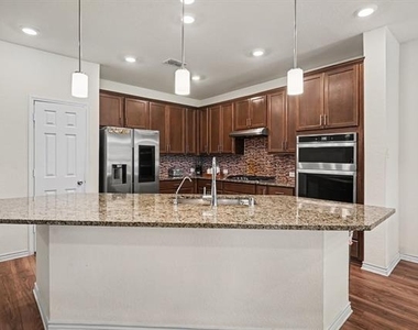 8825 Landergin Mesa Drive - Photo Thumbnail 9