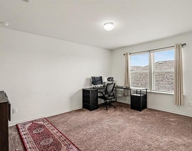 8825 Landergin Mesa Drive - Photo Thumbnail 16