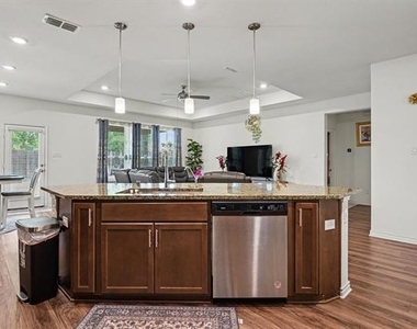 8825 Landergin Mesa Drive - Photo Thumbnail 12