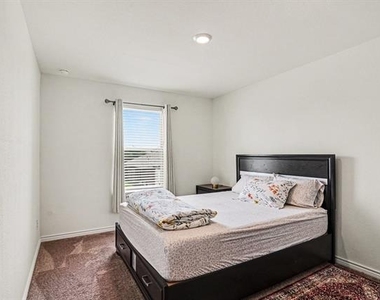 8825 Landergin Mesa Drive - Photo Thumbnail 19