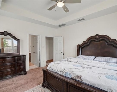 8825 Landergin Mesa Drive - Photo Thumbnail 17