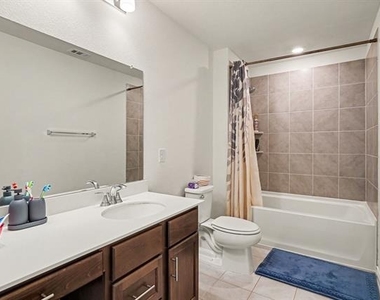 8825 Landergin Mesa Drive - Photo Thumbnail 23
