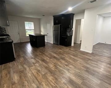 1209 Grinnell Street - Photo Thumbnail 14