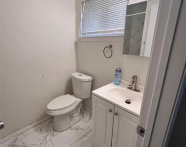 1209 Grinnell Street - Photo Thumbnail 8