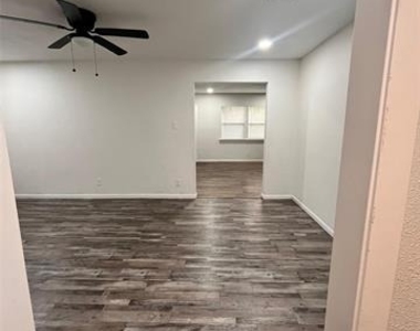1209 Grinnell Street - Photo Thumbnail 2