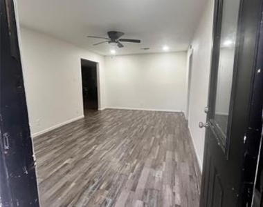 1209 Grinnell Street - Photo Thumbnail 15