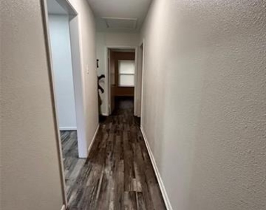 1209 Grinnell Street - Photo Thumbnail 5