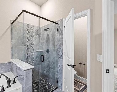 905 Sedona Street - Photo Thumbnail 15