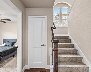 905 Sedona Street - Photo Thumbnail 19