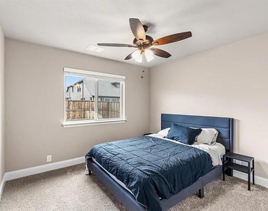 905 Sedona Street - Photo Thumbnail 18