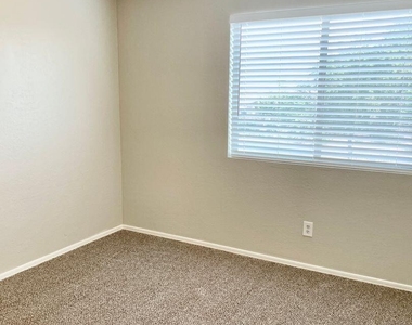 9820 W Pioneer Street - Photo Thumbnail 36