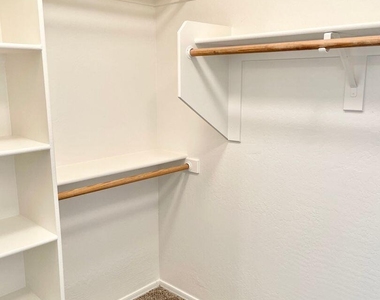 9820 W Pioneer Street - Photo Thumbnail 33