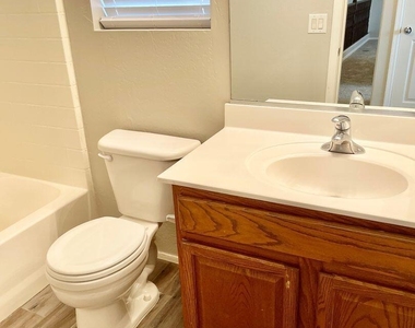 9820 W Pioneer Street - Photo Thumbnail 40