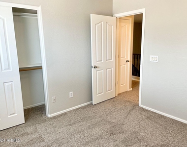 9820 W Pioneer Street - Photo Thumbnail 39