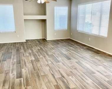 9820 W Pioneer Street - Photo Thumbnail 12