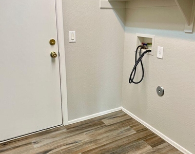 9820 W Pioneer Street - Photo Thumbnail 42