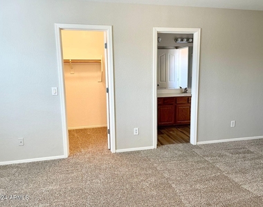 9820 W Pioneer Street - Photo Thumbnail 32