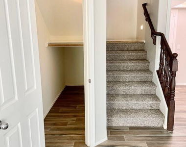 9820 W Pioneer Street - Photo Thumbnail 25