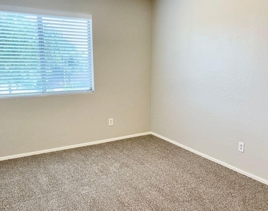 9820 W Pioneer Street - Photo Thumbnail 38