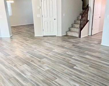9820 W Pioneer Street - Photo Thumbnail 14