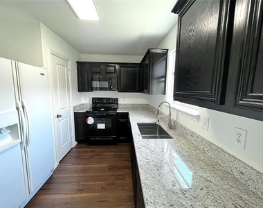 229 Irick Court - Photo Thumbnail 4