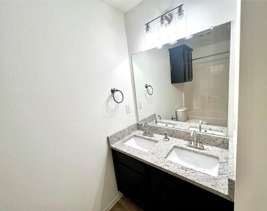 229 Irick Court - Photo Thumbnail 6