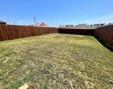 229 Irick Court - Photo Thumbnail 11