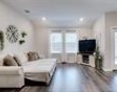 104 Omaha Lane - Photo Thumbnail 6