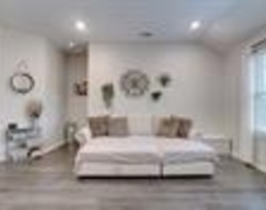 104 Omaha Lane - Photo Thumbnail 8