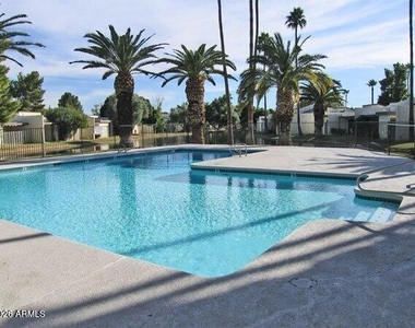 2338 W Lindner Avenue - Photo Thumbnail 11
