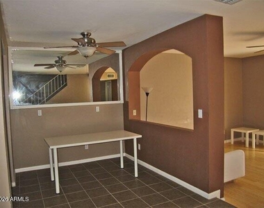 2338 W Lindner Avenue - Photo Thumbnail 5