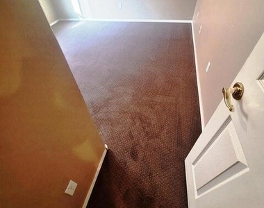 14216 W Rosewood Drive - Photo Thumbnail 23