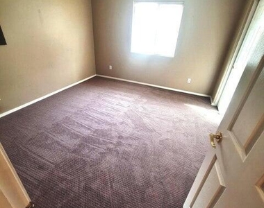 14216 W Rosewood Drive - Photo Thumbnail 20
