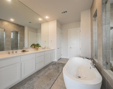 1598 Wintergreen Court - Photo Thumbnail 17