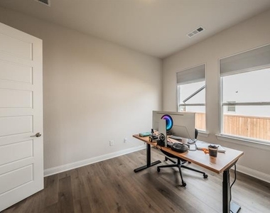 1598 Wintergreen Court - Photo Thumbnail 14
