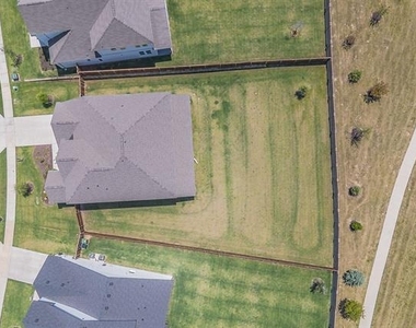 1598 Wintergreen Court - Photo Thumbnail 28