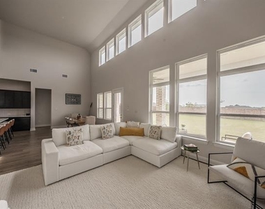 1598 Wintergreen Court - Photo Thumbnail 6