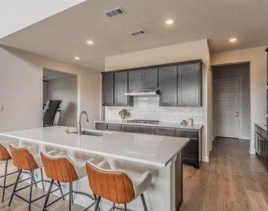 1598 Wintergreen Court - Photo Thumbnail 10