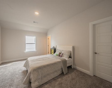 1598 Wintergreen Court - Photo Thumbnail 22