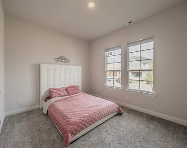 1598 Wintergreen Court - Photo Thumbnail 20