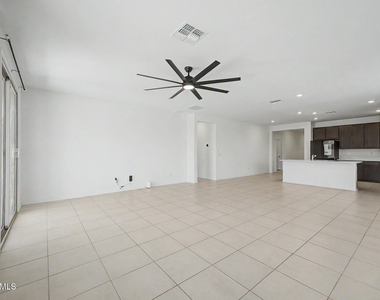 21157 E Canary Way - Photo Thumbnail 5