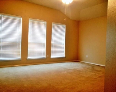 625 Rothschild Lane - Photo Thumbnail 8