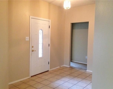 625 Rothschild Lane - Photo Thumbnail 3