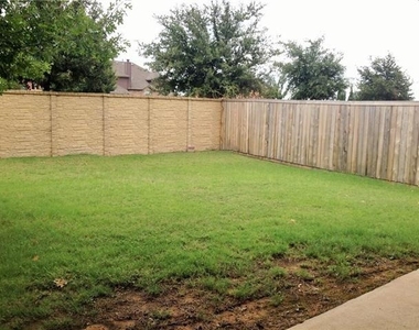 625 Rothschild Lane - Photo Thumbnail 19