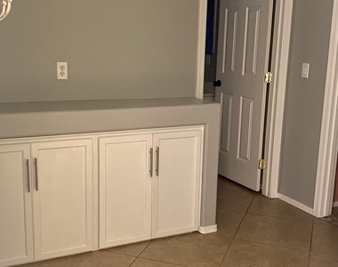 2610 N 107th Drive - Photo Thumbnail 13