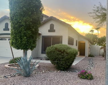 2610 N 107th Drive - Photo Thumbnail 16