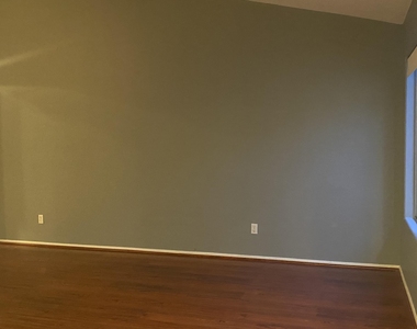 2610 N 107th Drive - Photo Thumbnail 2