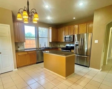 6609 Amesbury Lane - Photo Thumbnail 2