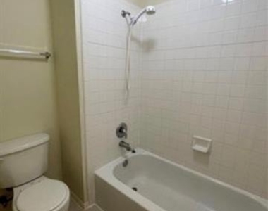 6609 Amesbury Lane - Photo Thumbnail 11
